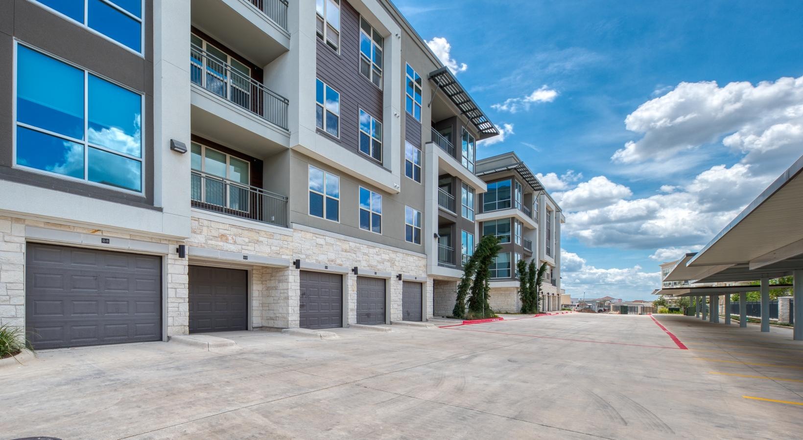 Settle into comfort at Berkshire at the Rim a building with a parking lot